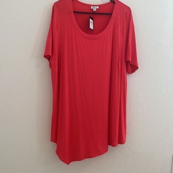 New Avenue Top asymmetrical top NEW NET - Picture 2 of 4